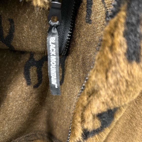 Black Mountain Outdoors Vintage 90’s Faux Fur Zip Up wildlife and tree design L - Picture 5 of 5